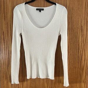Banana Republic Ivory Knit Scoop neck sweater. Medium. Excellent Condition.